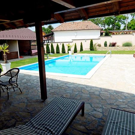 Aqualux Apartments Връдник Екстериор снимка