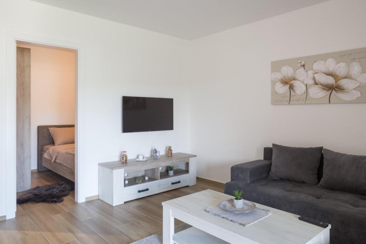 Aqualux Apartments Връдник Екстериор снимка