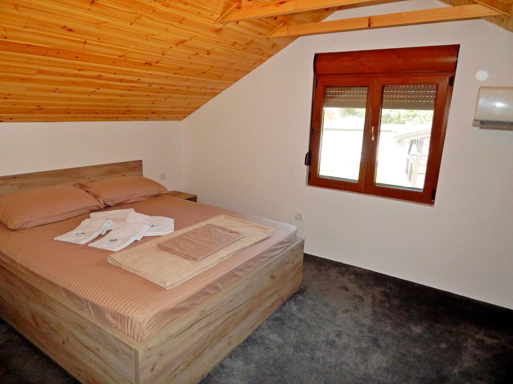 Aqualux Apartments Връдник Екстериор снимка